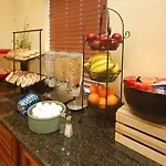 Quality Inn Airport - Cruise Port 