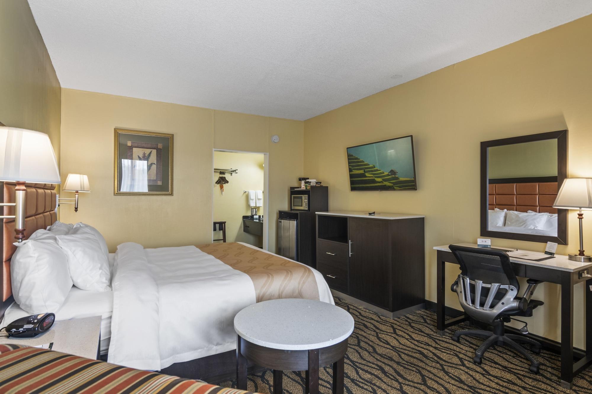 Quality Airport - Cruise Port Inn 2*