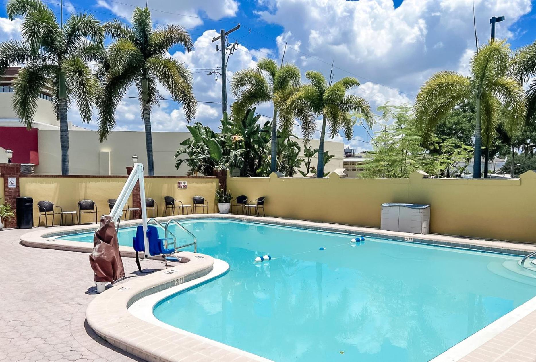 Quality Airport - Cruise Port 2* Tampa