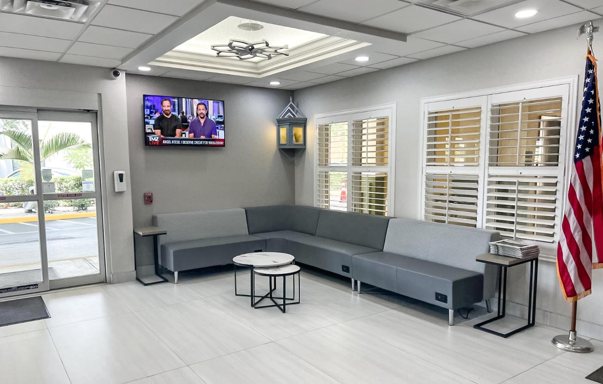Quality Airport - Cruise Port Inn