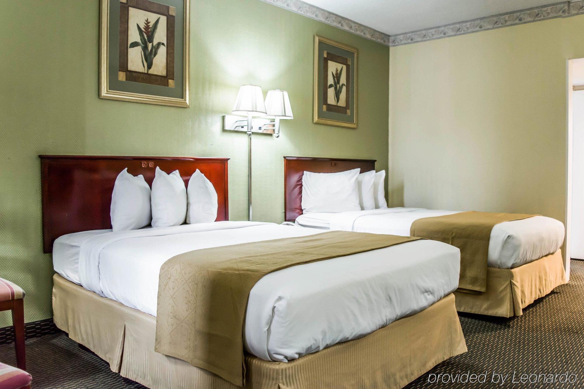 Quality Airport - Cruise Port Inn 2*