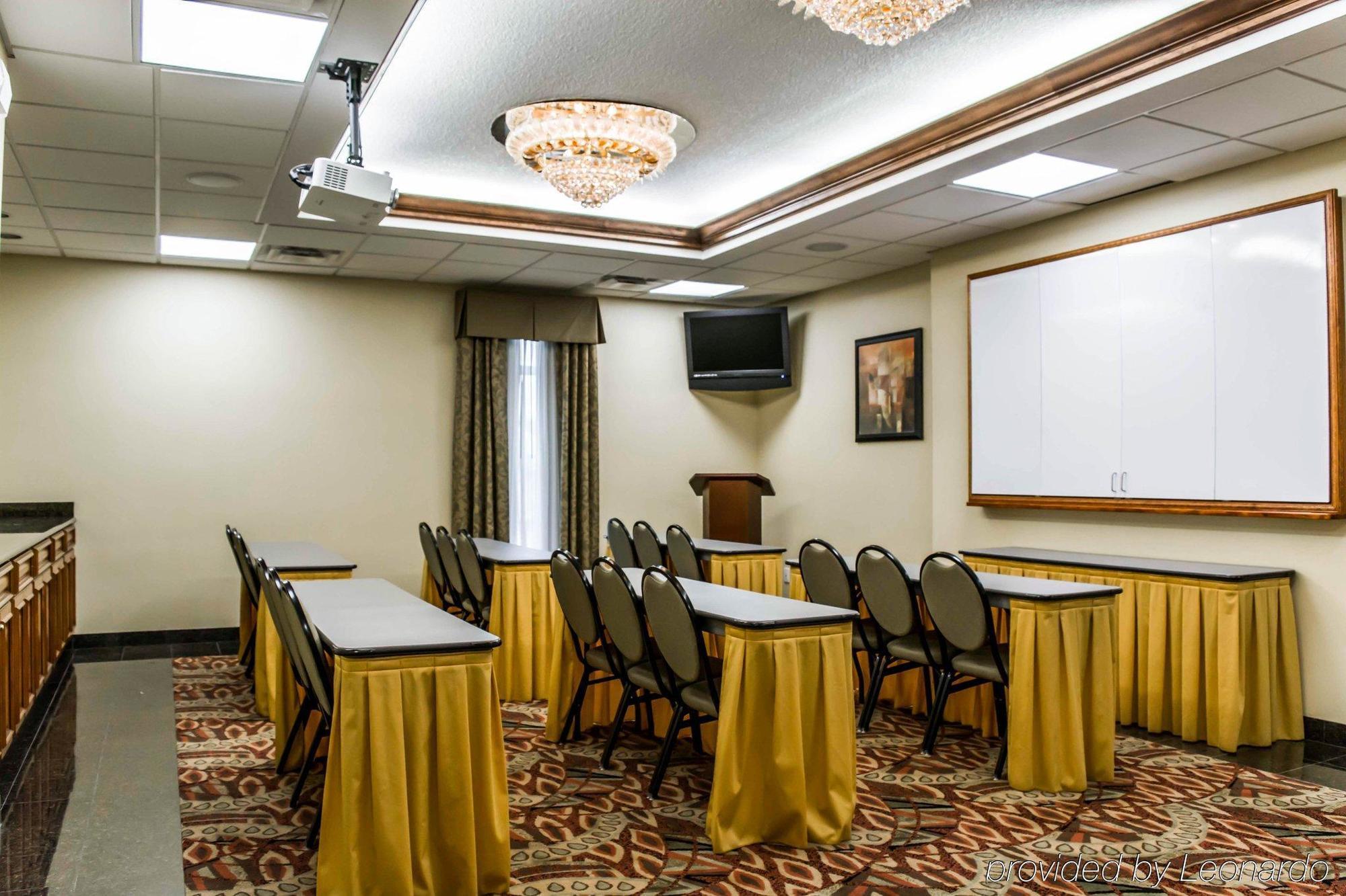 Quality Airport - Cruise Port Inn 2*